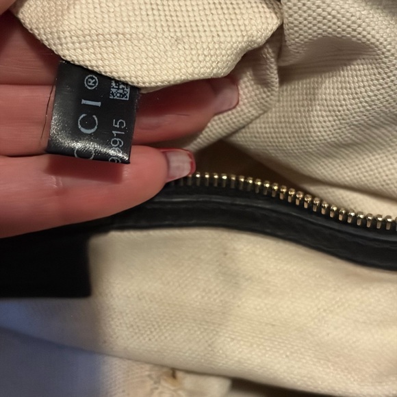 Gucci Studded Raffia and Black leather Stirrup Tote Bag - Picture 13 of 16